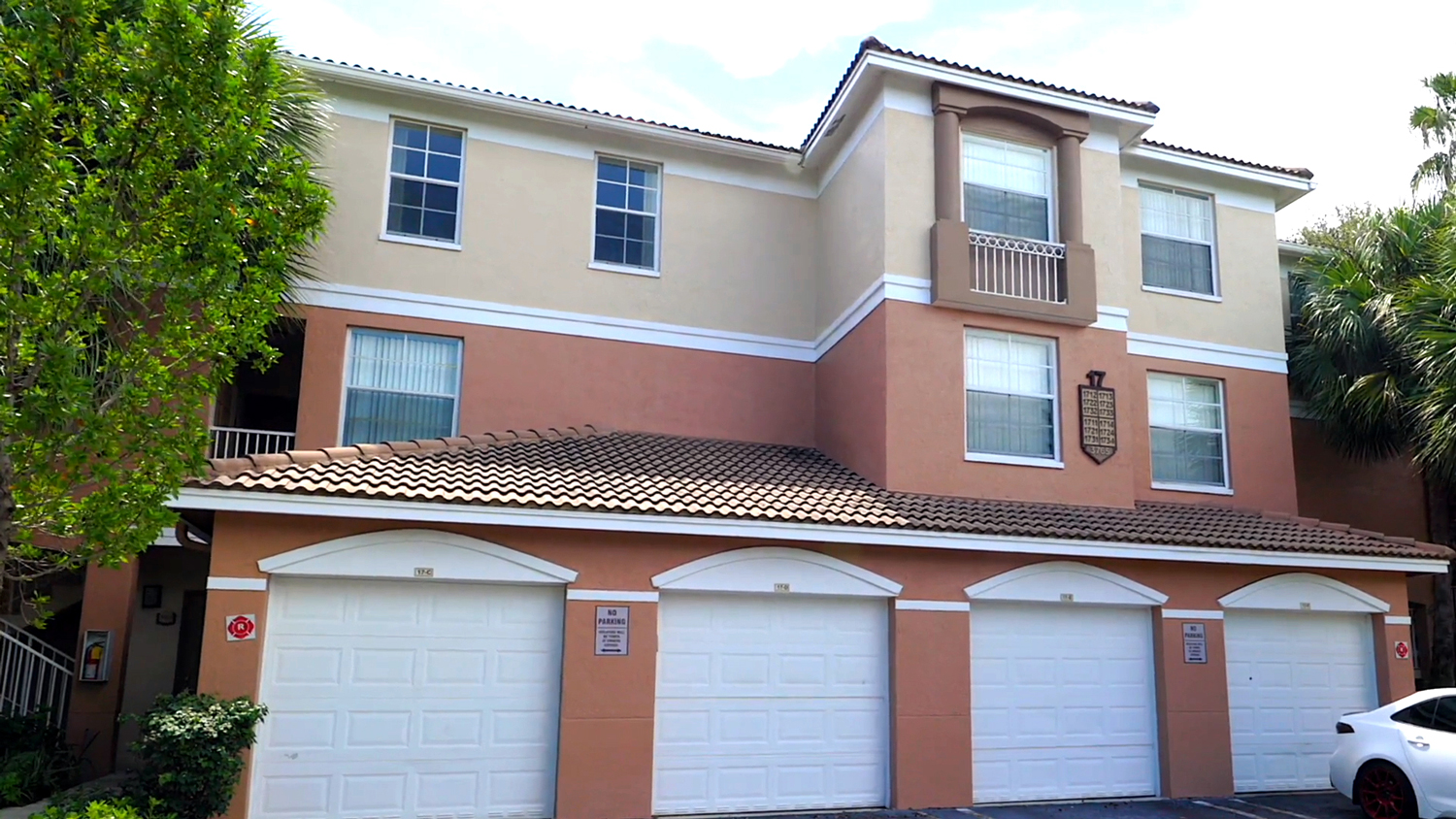 Exterior-Garages